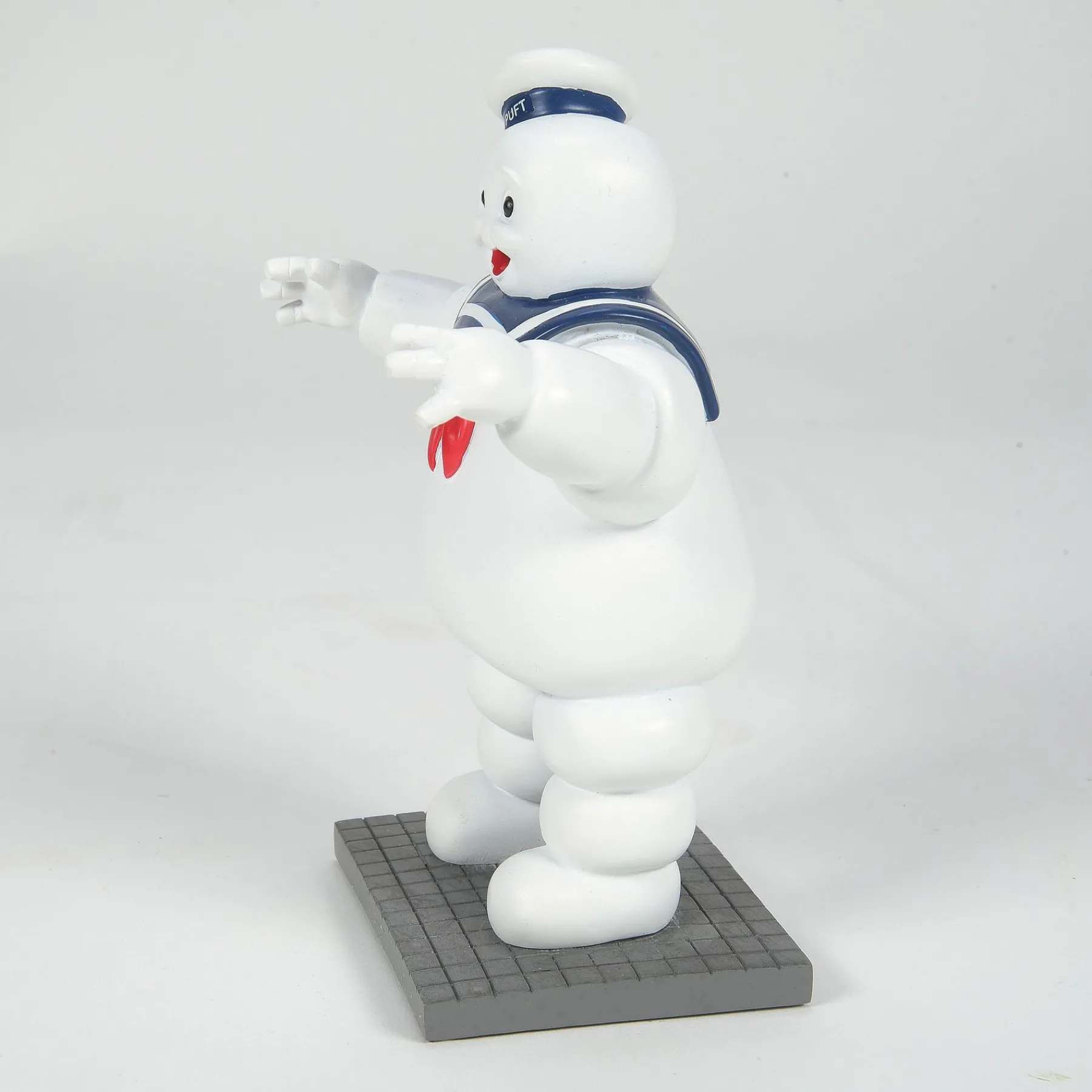 Department 56 Hot Properties Village>Ghostbusters Mr. Stay Puft